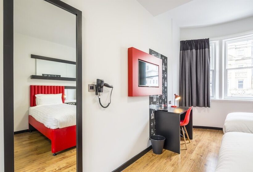 Номер Стандарт, Tune Hotel Liverpool
