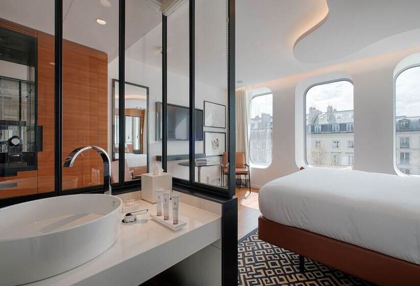 سوئیت با چشم‌انداز, Renaissance Paris Republique Hotel & Spa