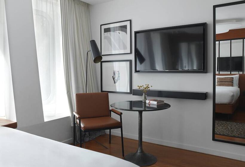 اتاق استاندارد, Renaissance Paris Republique Hotel & Spa