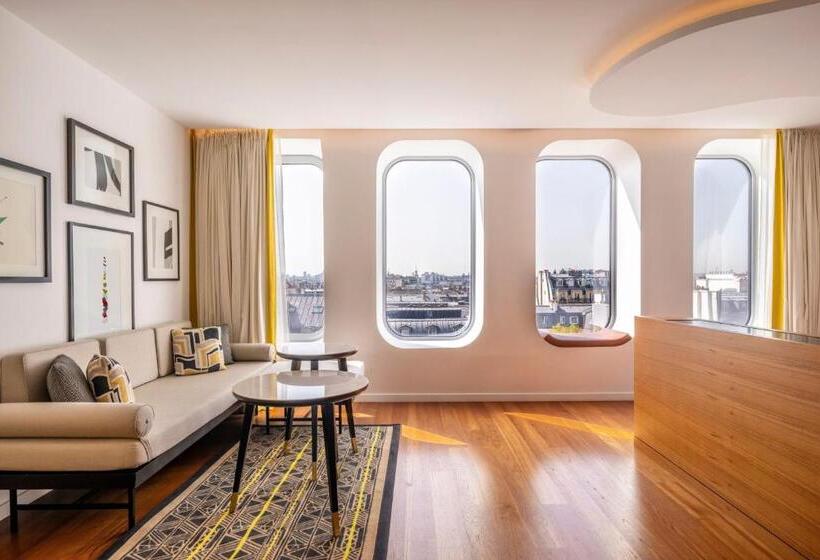 سوییت جونیور, Renaissance Paris Republique Hotel & Spa