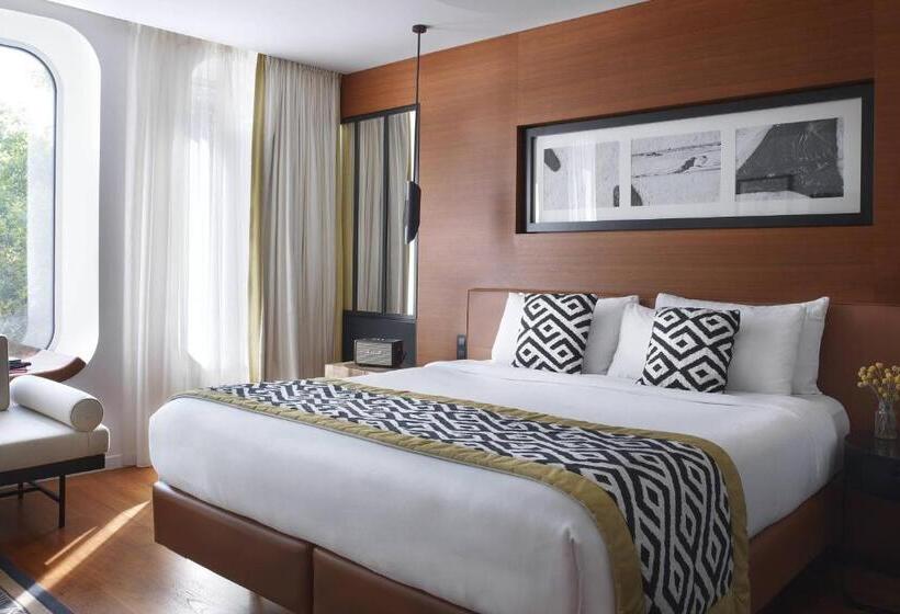 سوییت جونیور, Renaissance Paris Republique Hotel & Spa