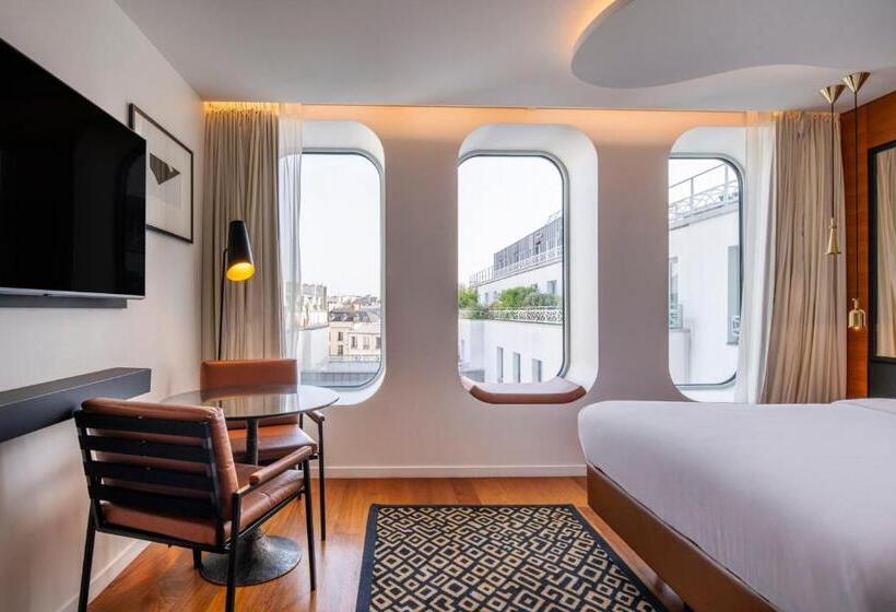 اتاق استاندارد با چشم‌انداز باغ, Renaissance Paris Republique Hotel & Spa