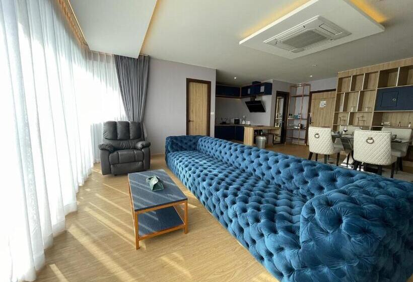 Президентский Люкс, The Blue Hotel   Sha Plus