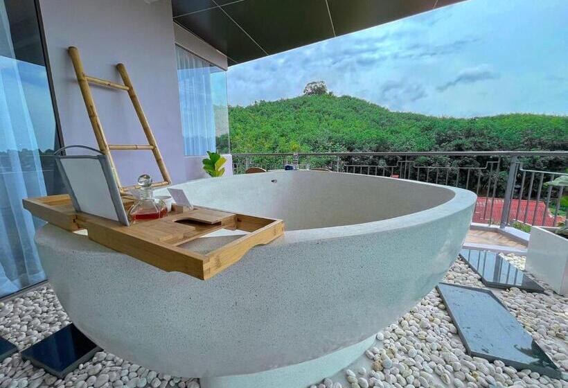 Люкс Повышенной Комфортности, The Blue Hotel   Sha Plus