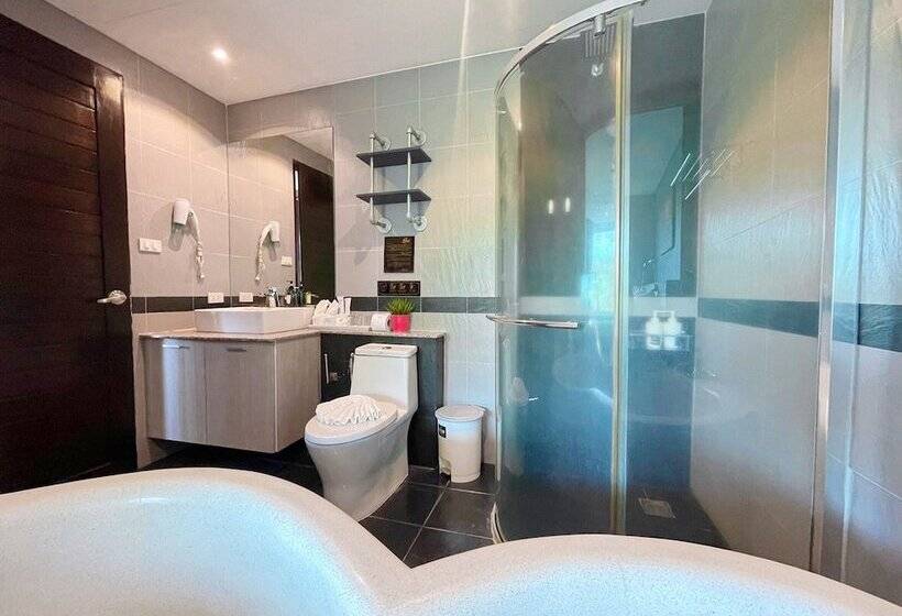 Номер Deluxe, The Blue Hotel   Sha Plus