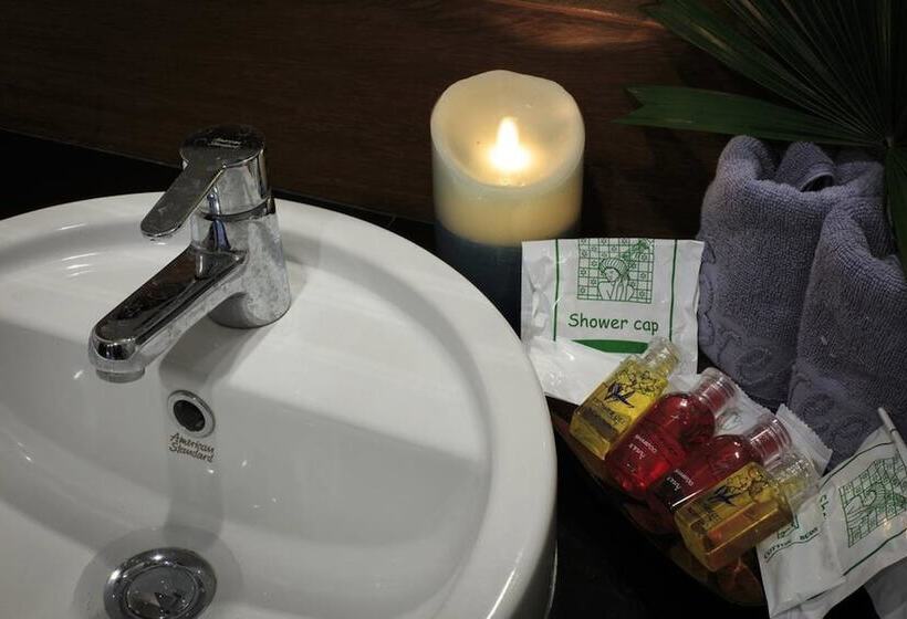 Номер Deluxe с Балконом, The Breeze Lipe Resort