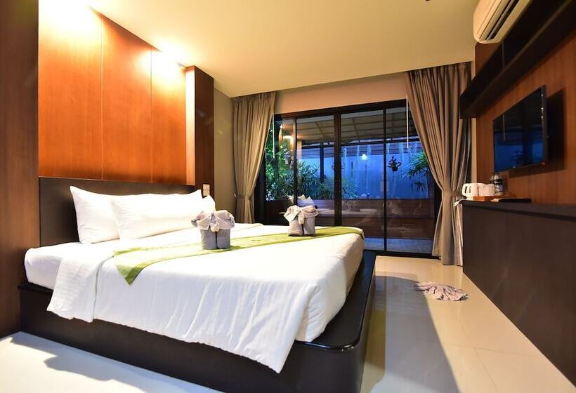 Номер Deluxe с Балконом, The Breeze Lipe Resort