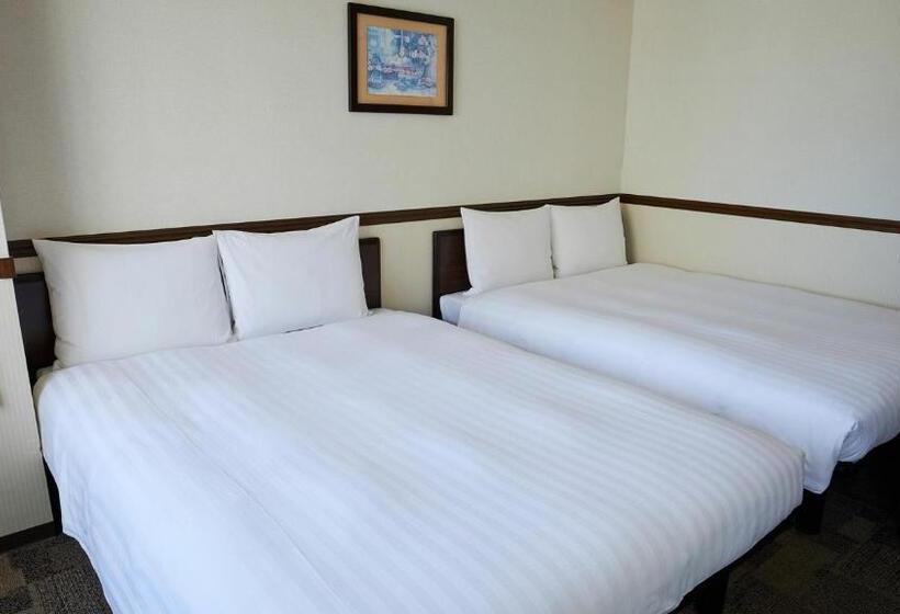 Номер Superior, Toyoko Inn Chiba Eki Higashi Guchi