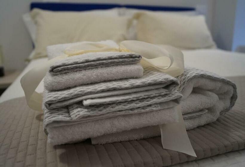 اتاق استاندارد, Stravagante Hostel & Rooms