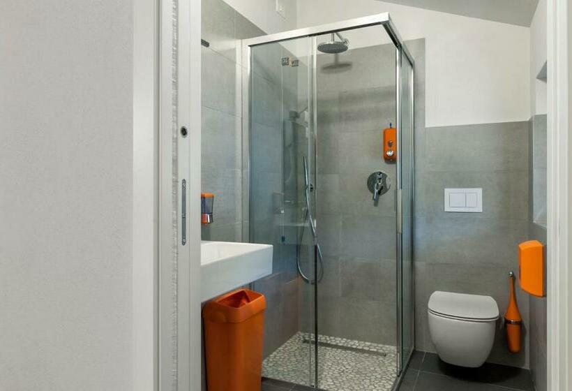 اتاق استاندارد, Stravagante Hostel & Rooms