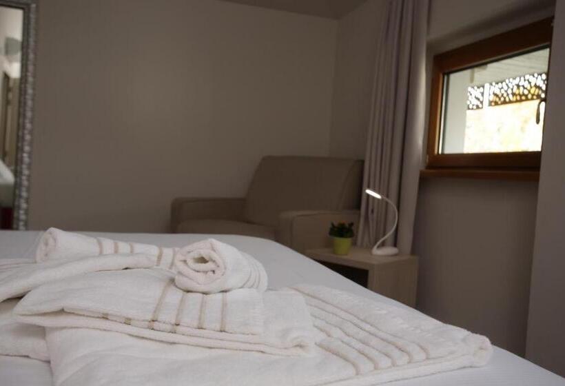اتاق استاندارد سه نفره, Stravagante Hostel & Rooms