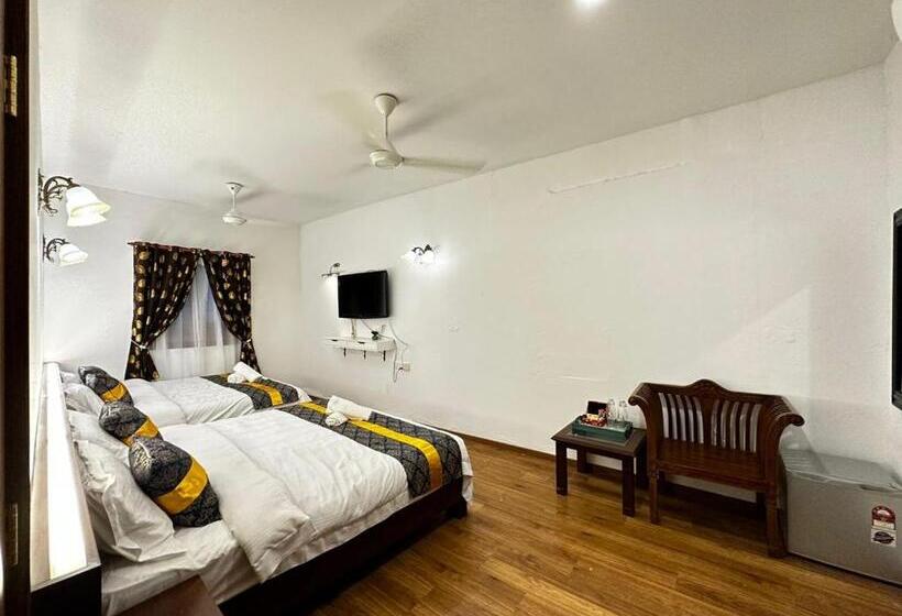 Chambre Familiale, 19th Century Boutique