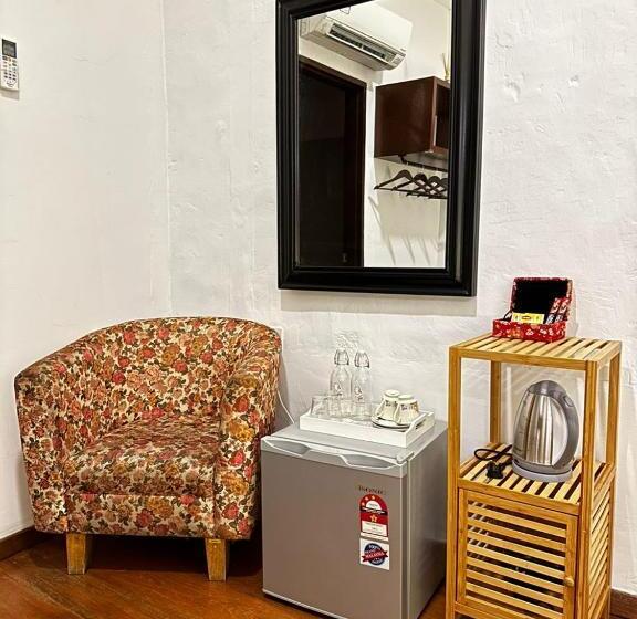 Chambre Triple Deluxe, 19th Century Boutique