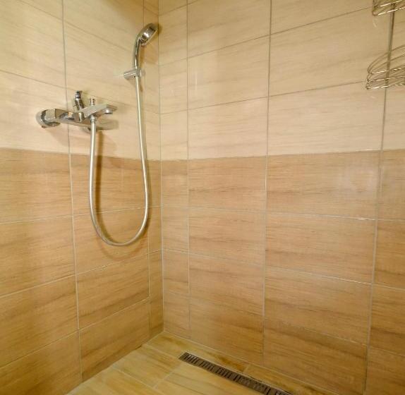غرفة قياسية, Vila24 Levice