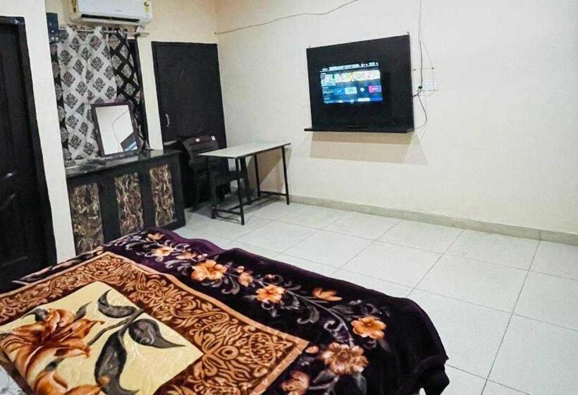 Трехместный Номер Deluxe, 81157g Amy Inn