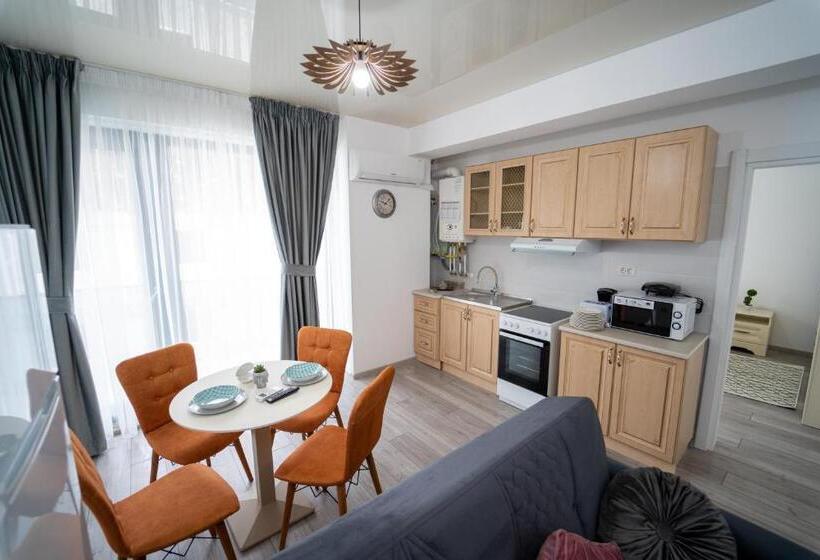 آپارتمان 1 خوابه با چشم‌انداز استخر, Almar Luxury Residence   Renting Apartments & Free Pool