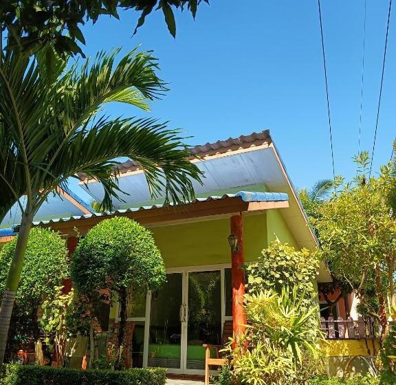 디럭스 룸, Lucky Bungalows Koh Mook