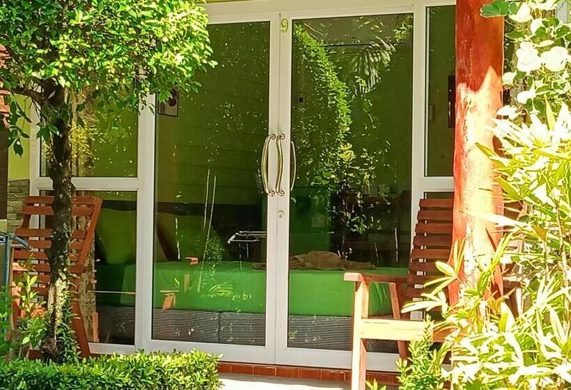 디럭스 룸, Lucky Bungalows Koh Mook