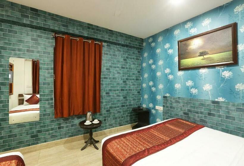 Трехместный Номер Superior, Classic Plaza At Delhi Airport