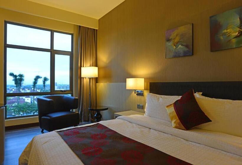 اتاق لوکس با تخت بزرگ, The Light Hotel Penang