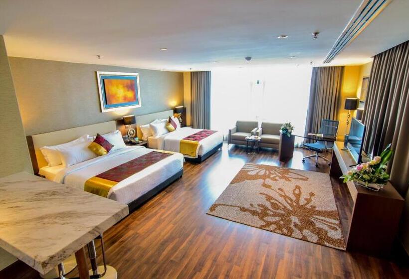 سوییت خانوادگی, The Light Hotel Penang
