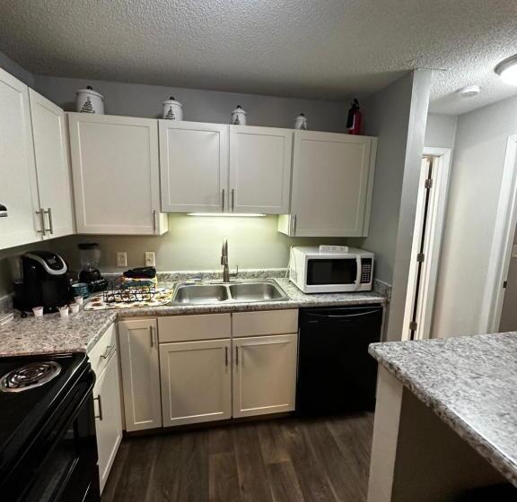 Номер Дюплекс, Glamour Homes With Balcony View, Free Champagne, Parking Next To Major Attractions