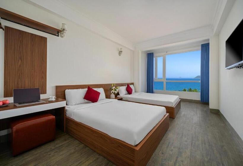 اتاق خانوادگی با چشم‌انداز دریا, Nami Hotel Nha Trang