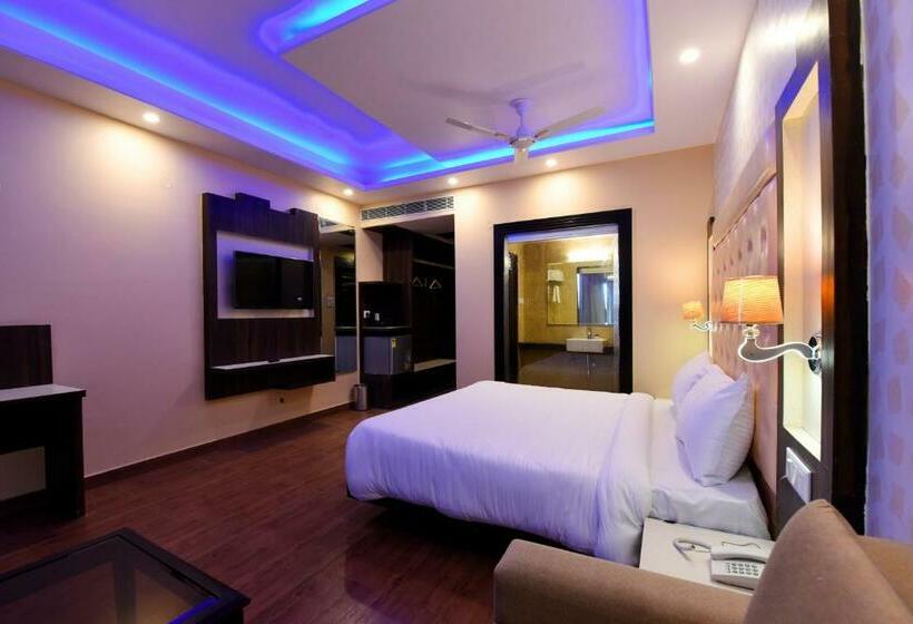 스탠다드 룸 킹사이즈 침대, Nature Mountain Valley View Resort    A Four Star Luxury Resort