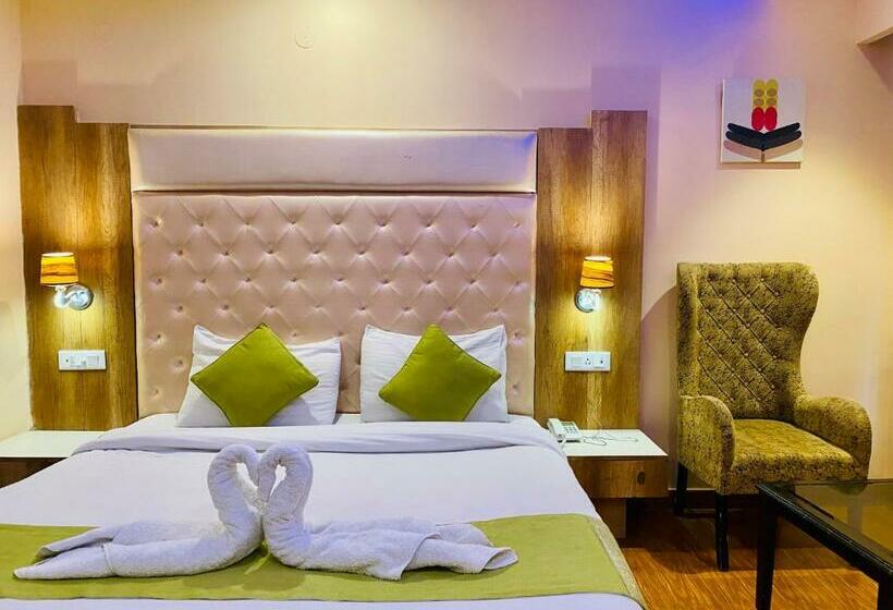 스탠다드 룸 킹사이즈 침대, Nature Mountain Valley View Resort    A Four Star Luxury Resort