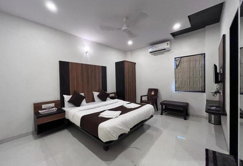 豪华房间, Sarthak Residency