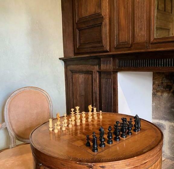 Семейный Номер, Château De Montautre