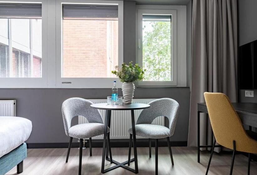استودیوی استاندارد, Numa L Saga Apartments