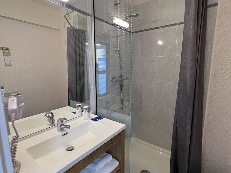 Номер Стандарт, Brit Hotel Saumur