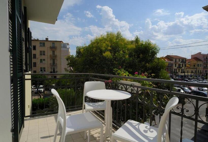 Апартаменты 2 Спальни, Residence San Marco Suites&apartments Alassio