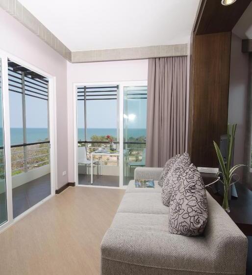 סוויטת ג'וניור עם טרסה, Silathip Huahin Serviced Apartment &