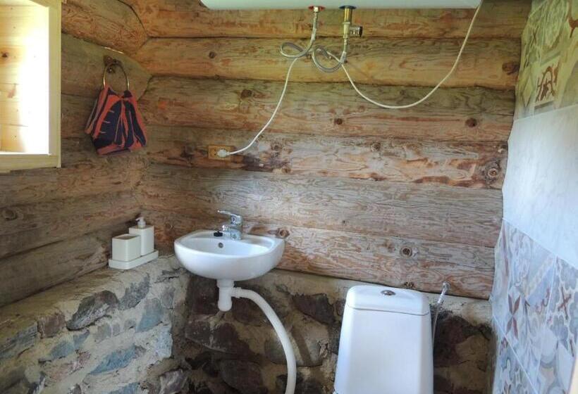 اتاق خانوادگی, Suurekivi Külalistemaja