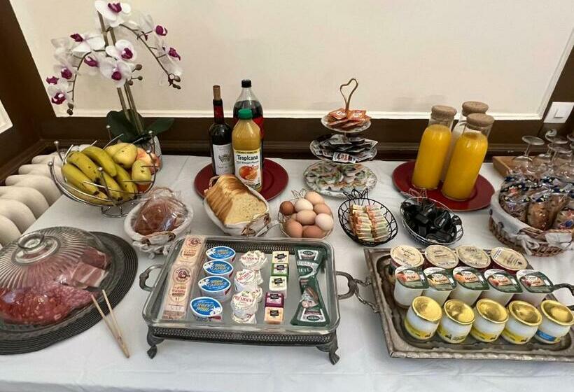 Четырехместный Номер Deluxe, Château De Crènille