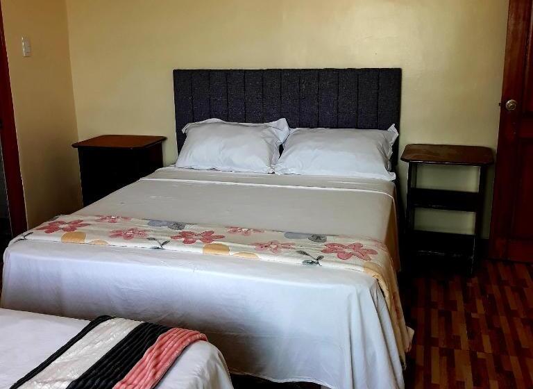 اتاق لوکس خانوادگی, Whitesands Beach Resort