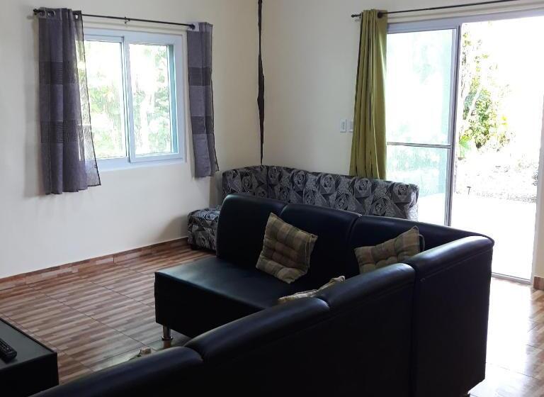 اتاق لوکس, Whitesands Beach Resort