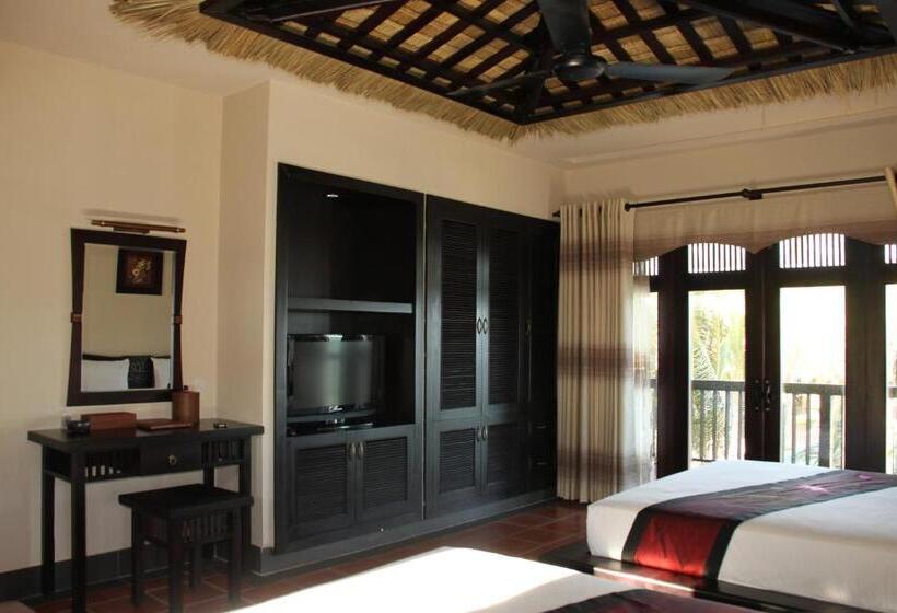 اتاق لوکس با چشم‌انداز دریا, Lotus Village Resort