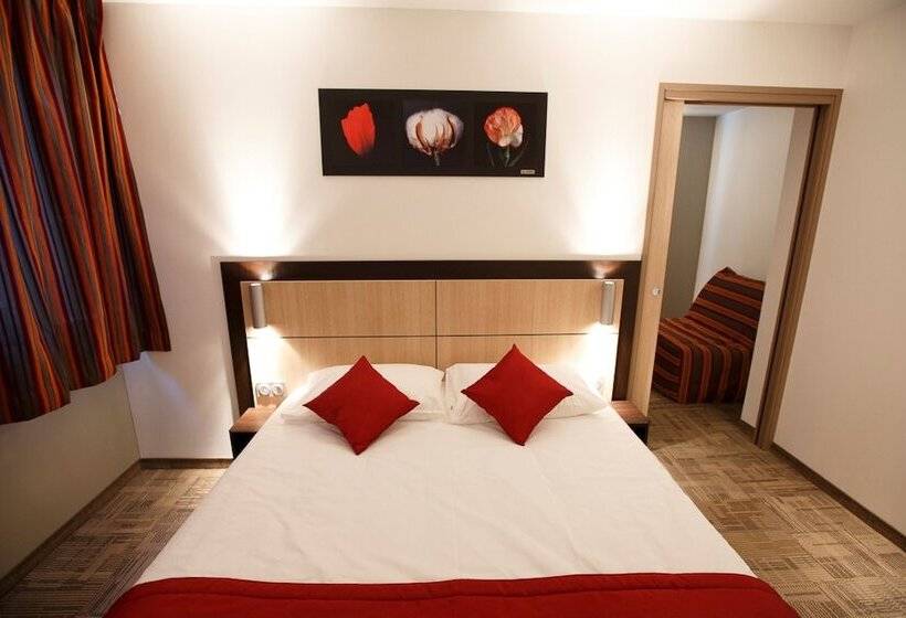Полулюкс, Akena City Reims Bezannes