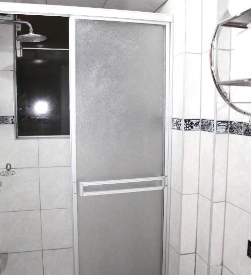 Семейный Номер, Flower S House