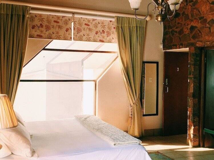 이그제큐티브 스위트, Coral Tree Inn