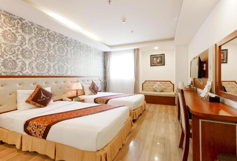 اتاق لوکس با چشم‌انداز شهر, Paris Hotel & Apartment Nha Trang