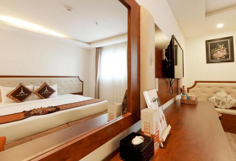 اتاق لوکس با چشم‌انداز شهر, Paris Hotel & Apartment Nha Trang