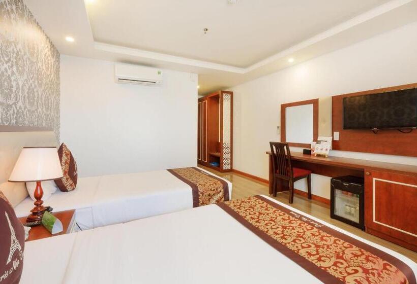 اتاق لوکس با چشم‌انداز دریا, Paris Hotel & Apartment Nha Trang