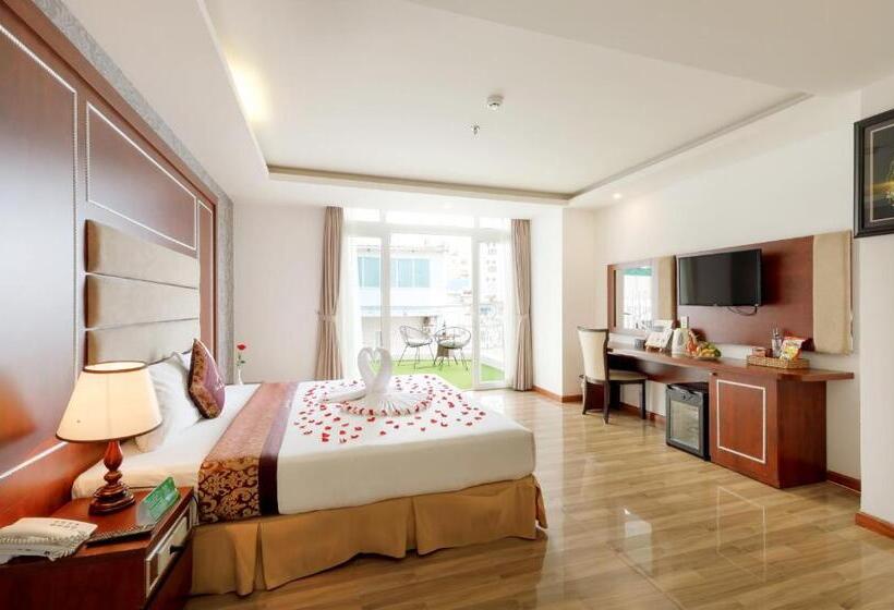 اتاق لوکس با چشم‌انداز دریا, Paris Hotel & Apartment Nha Trang