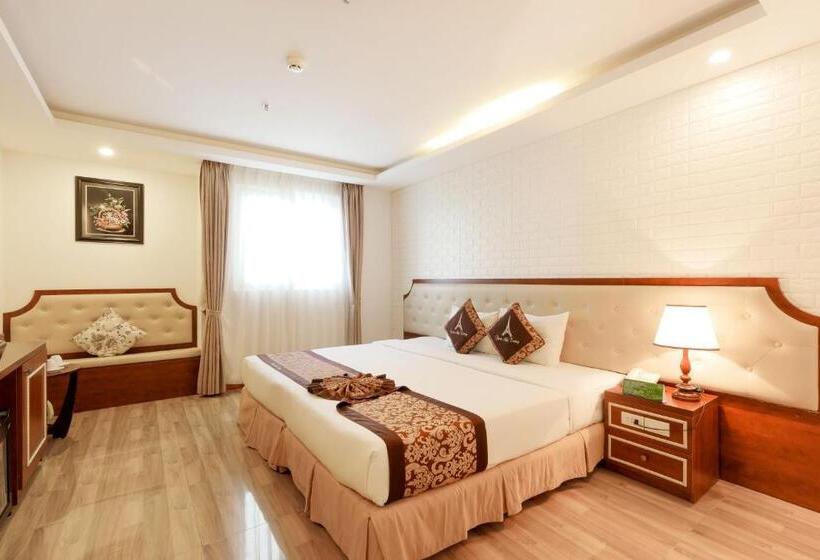 اتاق لوکس با چشم‌انداز شهر, Paris Hotel & Apartment Nha Trang