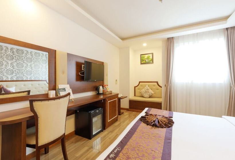 اتاق لوکس با چشم‌انداز دریا, Paris Hotel & Apartment Nha Trang