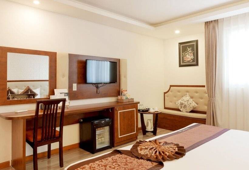 اتاق لوکس با چشم‌انداز شهر, Paris Hotel & Apartment Nha Trang